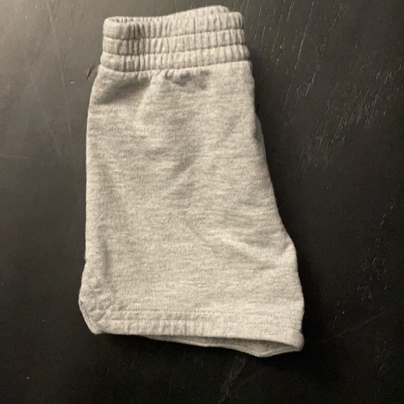 Adidas shorts size 6M - Picture 3 of 6